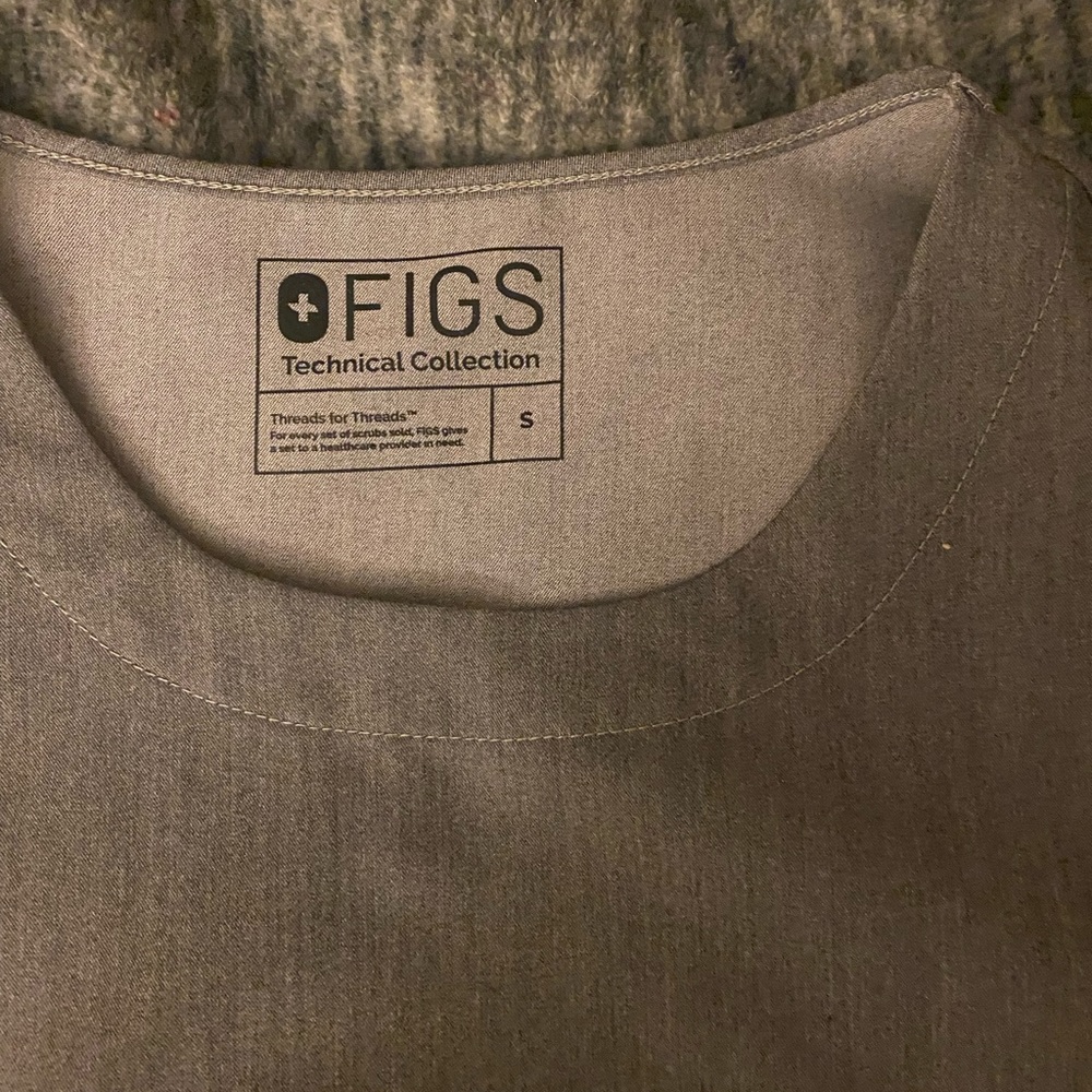 Figs Scrub Top-Small🖤 - Picture 3 of 3
